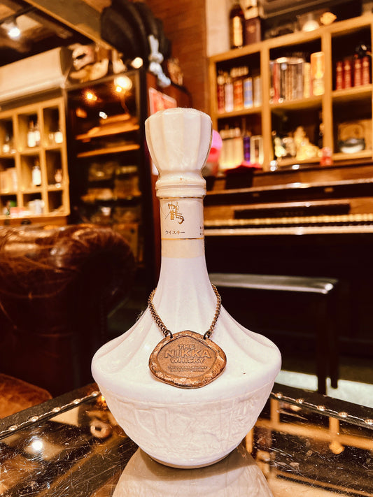 Nikka Tsuru 鶴 Blended Japanese Whisky (White Ceramic Bottle)